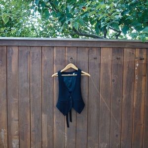 Black BDG vest, size XS
